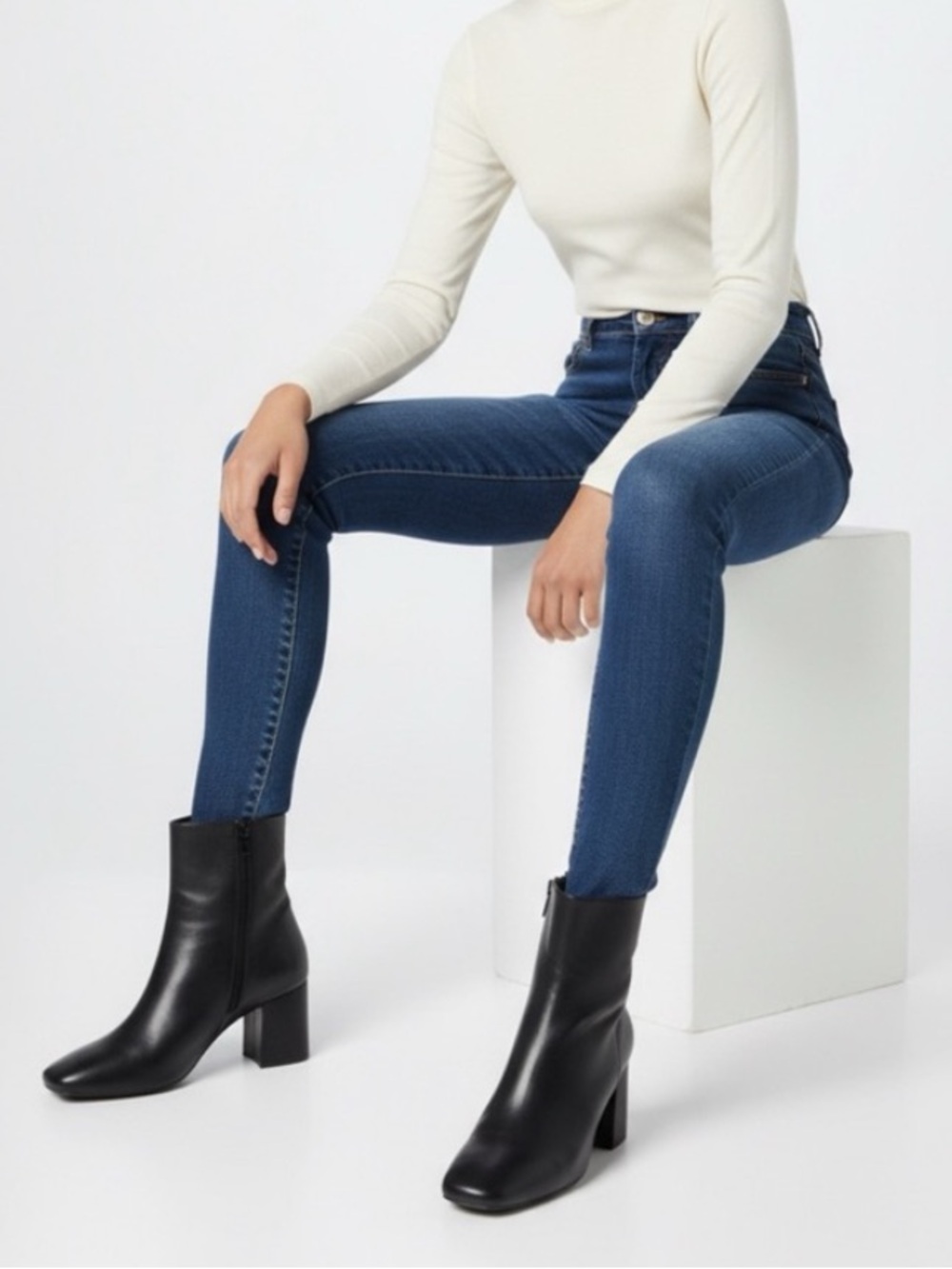 Bella Vita Classic Black Ankle Boots